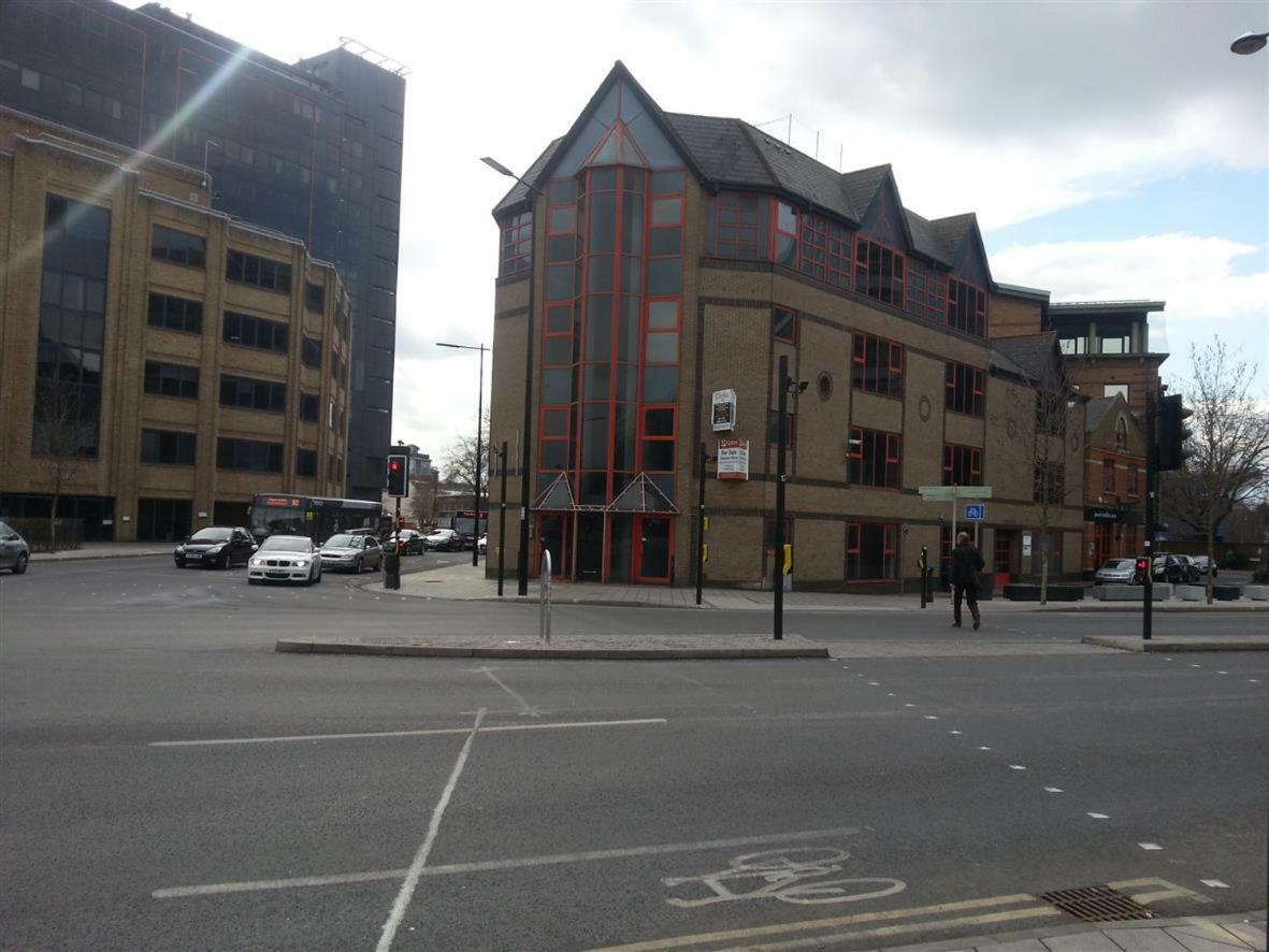 Observation Court Ipswich Esterno foto